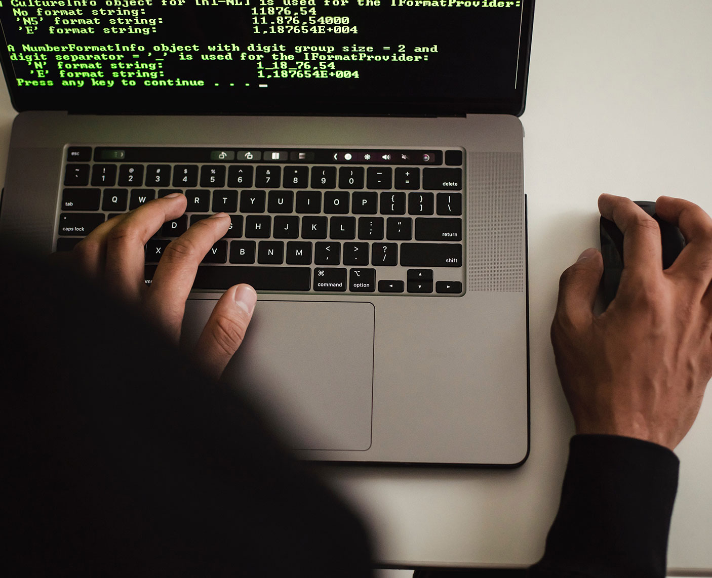 Scegliere il miglior framework per lo sviluppo di un sito web.